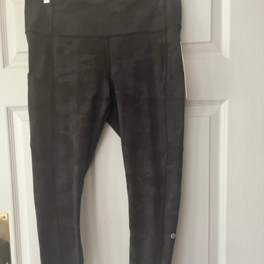 Lululemon Fast and Free HR Crop 23” Camo Size 12